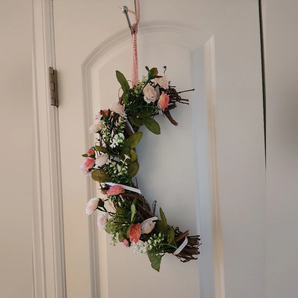 Sweetheart Rose Crescent Moon Wreath